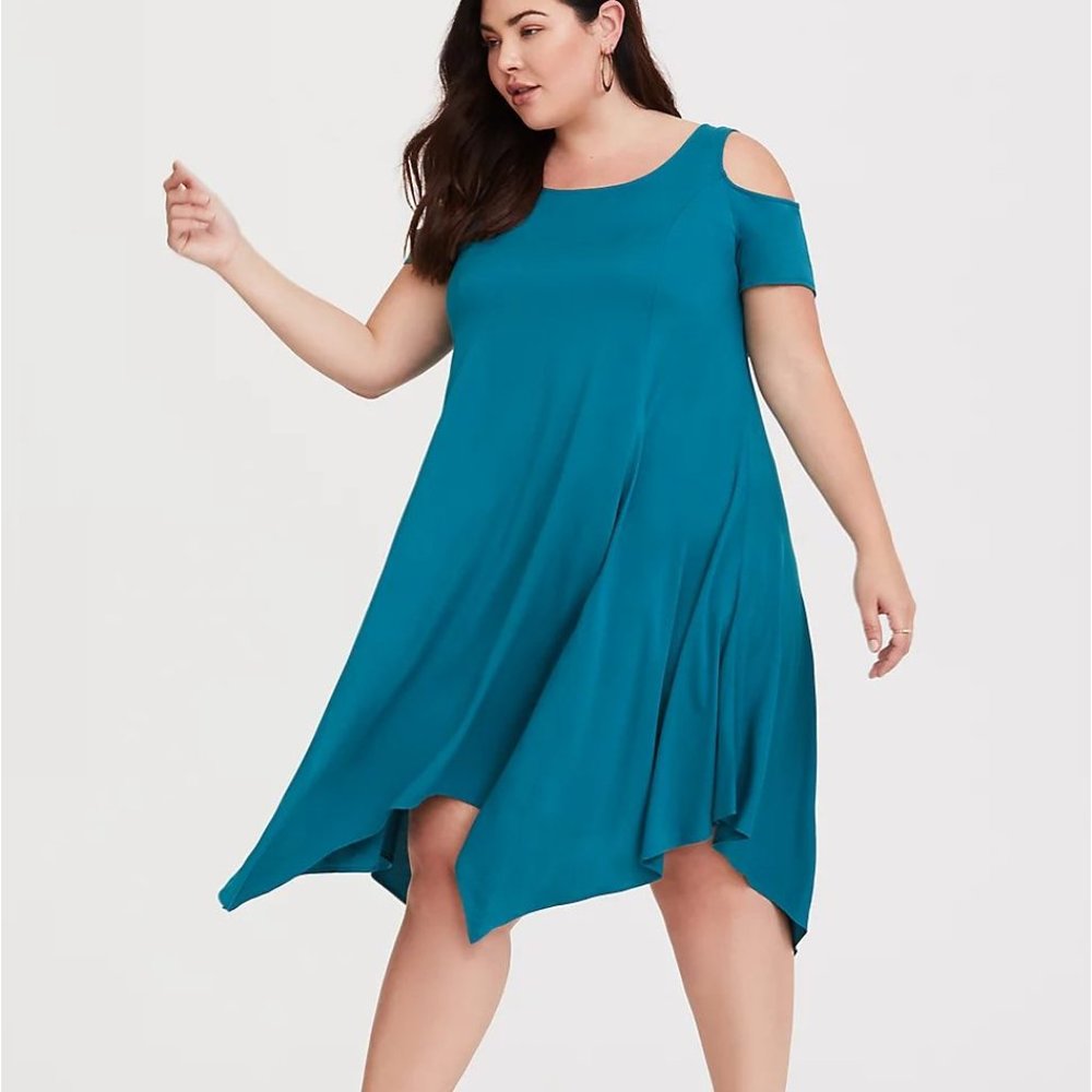 Plus Size 2X Torrid Blue cold shoulder summer dress EUC